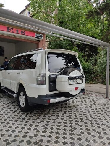 Mitsubishi Pajero 2008, 244,000 km - 3.0 л - Bakı