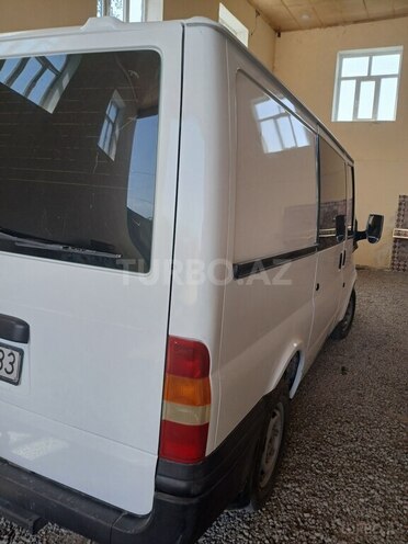 Ford Transit-3