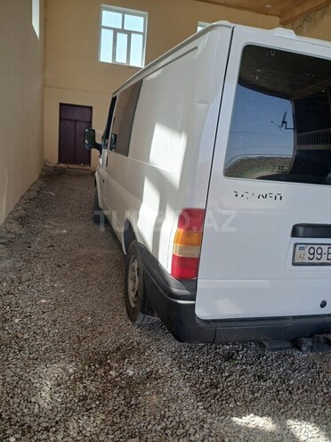 Ford Transit-4