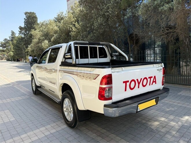 Toyota Hilux 2013, 159,325 km - 2.5 l - Bakı