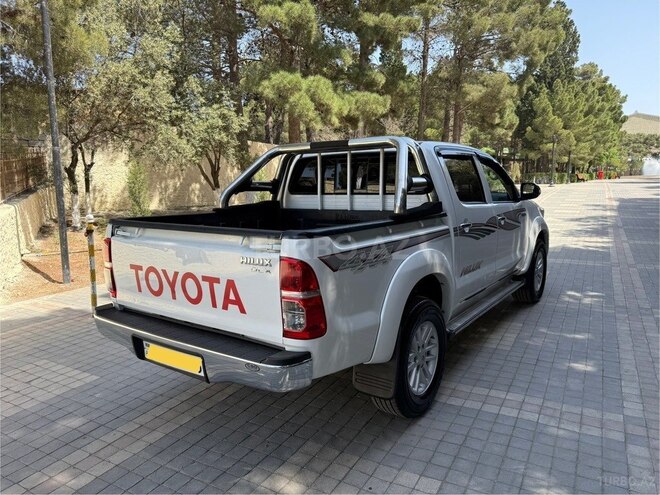 Toyota Hilux 2013, 159,325 km - 2.5 l - Bakı