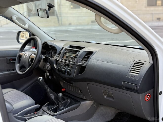 Toyota Hilux 2013, 159,325 km - 2.5 l - Bakı