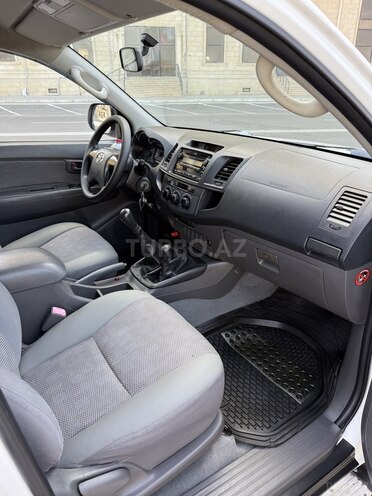 Toyota Hilux 2013, 159,325 km - 2.5 l - Bakı