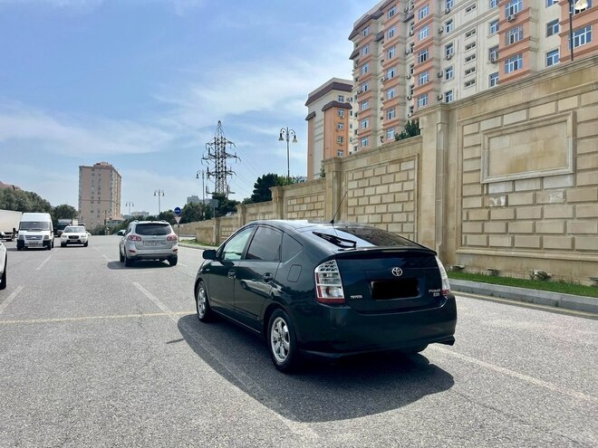 Toyota Prius-6