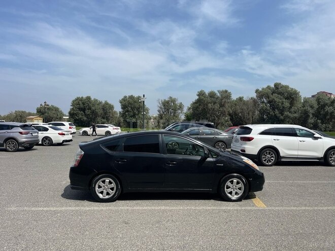 Toyota Prius-7