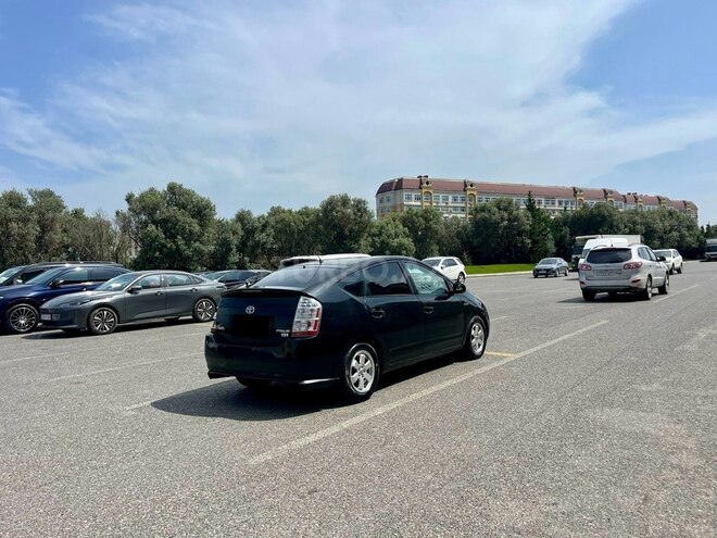 Toyota Prius-8