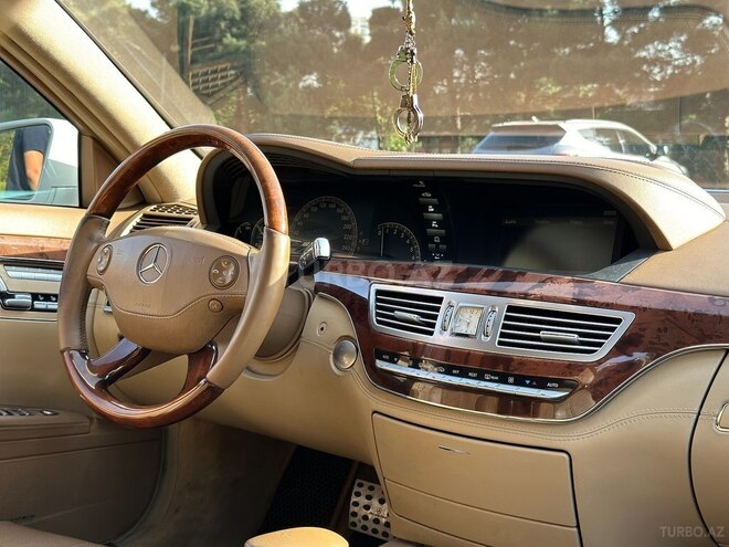 Mercedes S 500-11