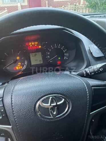 Toyota Land Cruiser Prado-4