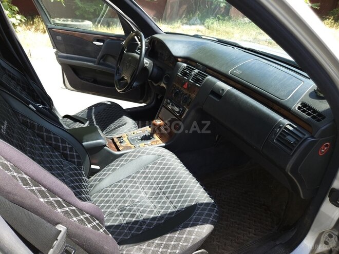Mercedes E 240 1998, 365,000 km - 2.4 l - Bakı