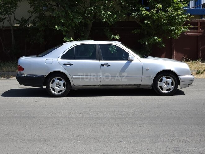 Mercedes E 240 1998, 365,000 km - 2.4 l - Bakı