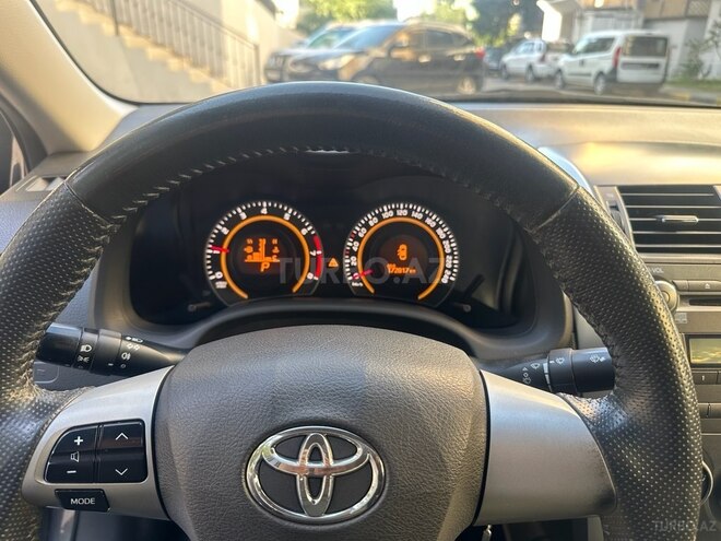 Toyota Corolla 2013, 172,000 km - 1.6 l - Bakı