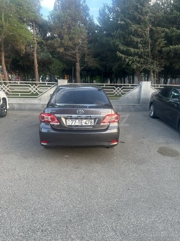 Toyota Corolla 2013, 172,000 km - 1.6 l - Bakı