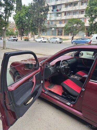 Mercedes E 200 1999, 564,000 km - 2.0 l - Gəncə