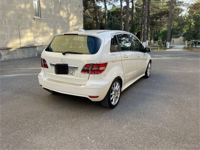 Mercedes B 170 2009, 104,000 km - 1.7 л - Bakı