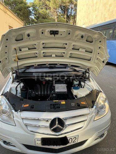 Mercedes B 170 2009, 104,000 km - 1.7 л - Bakı