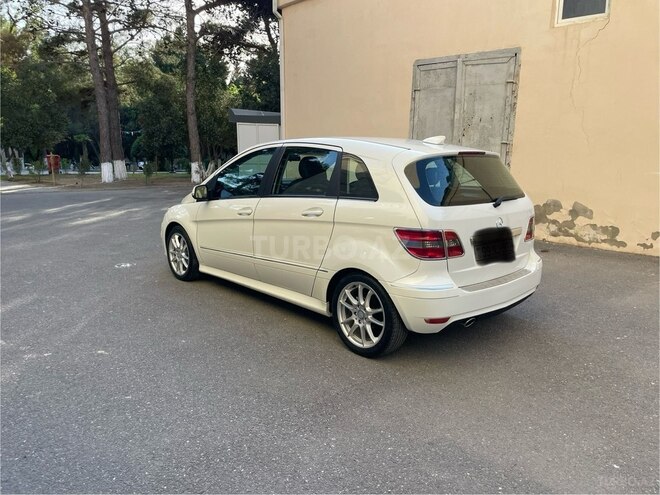 Mercedes B 170 2009, 104,000 km - 1.7 л - Bakı