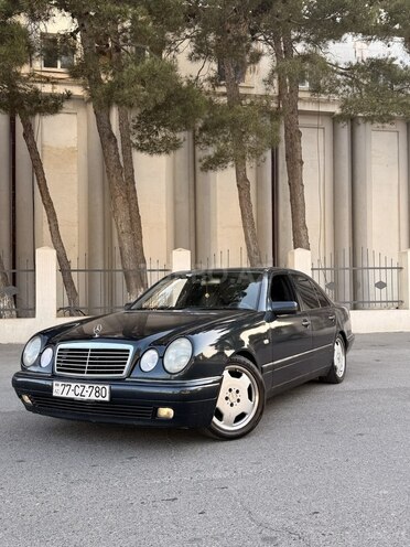 Mercedes E 240 1999, 280,000 km - 2.4 l - Bakı