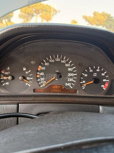 Mercedes E 240 1999, 280,000 km - 2.4 l - Bakı