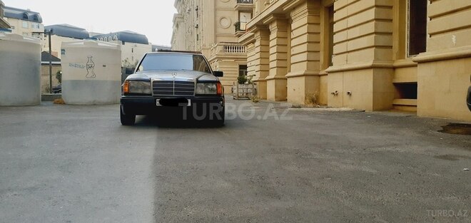 Mercedes E 220 1993, 385,680 km - 2.2 л - Bakı