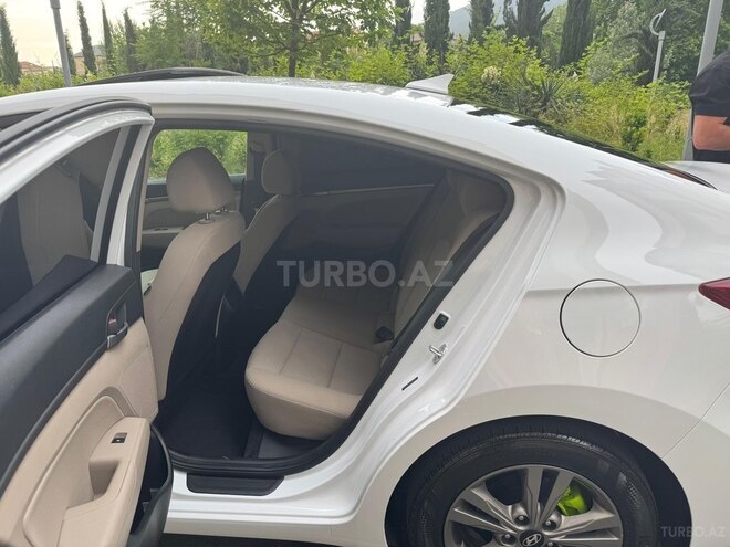 Hyundai Elantra 2018, 61,000 km - 2.0 l - Zaqatala