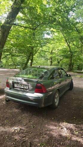 Opel Vectra 1999, 390,000 km - 2.0 l - Quba