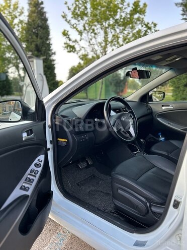 Hyundai Accent 2015, 167,000 km - 1.6 l - Sumqayıt