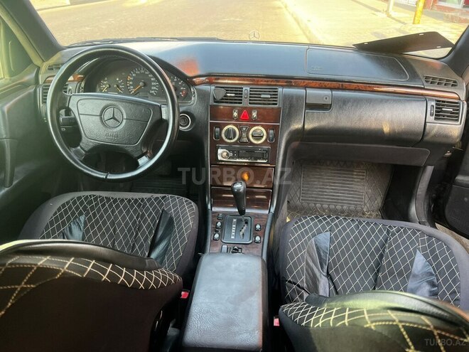 Mercedes E 200 1997, 298,232 km - 2.0 l - Bakı