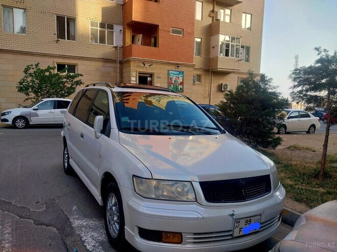 Mitsubishi Chariot 2001, 323,832 km - 2.4 l - Bakı
