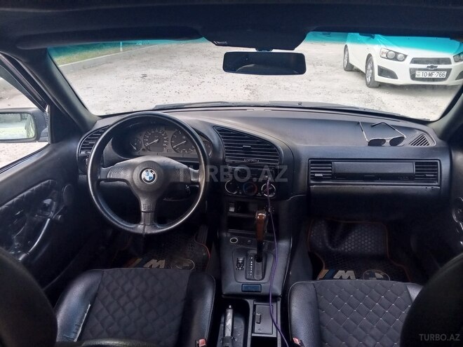 BMW 318 1993, 282,000 km - 1.8 l - Sumqayıt