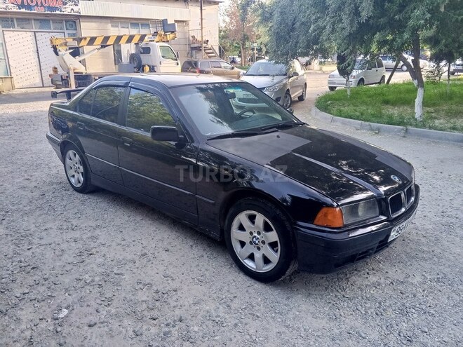 BMW 318 1993, 282,000 km - 1.8 l - Sumqayıt