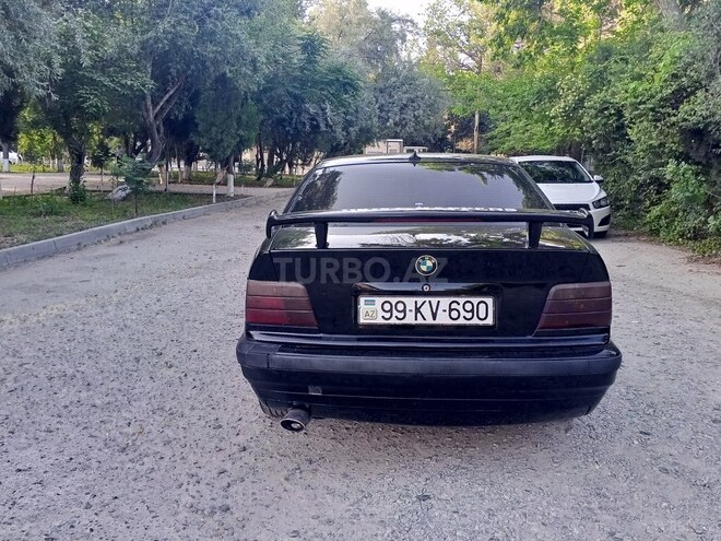 BMW 318 1993, 282,000 km - 1.8 l - Sumqayıt