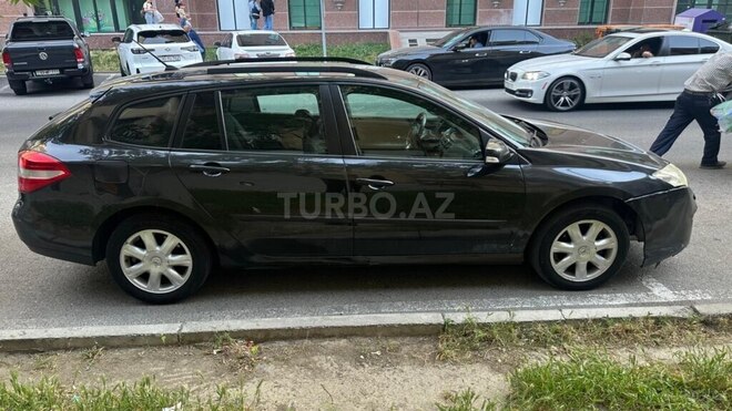 Renault Laguna-4