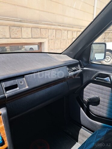 Mercedes E 200 1993, 236,500 km - 2.0 l - Şamaxı