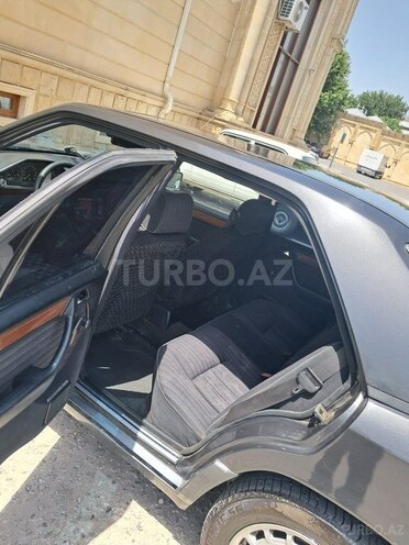 Mercedes E 200 1993, 236,500 km - 2.0 l - Şamaxı