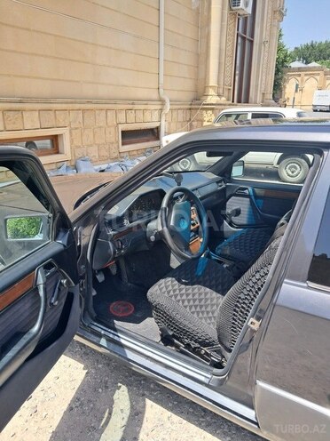 Mercedes E 200 1993, 236,500 km - 2.0 l - Şamaxı