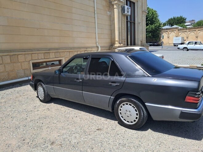 Mercedes E 200 1993, 236,500 km - 2.0 l - Şamaxı