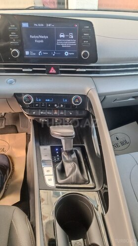 Hyundai Elantra 2021, 65,800 km - 2.0 l - Bakı
