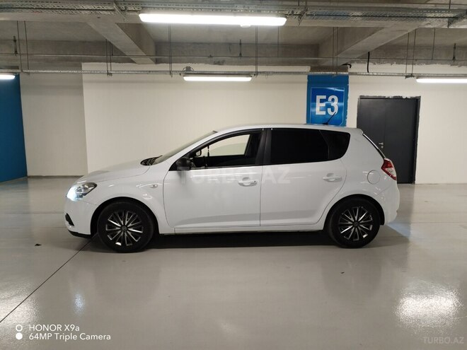 Kia Ceed 2010, 344,000 km - 1.6 л - Gəncə