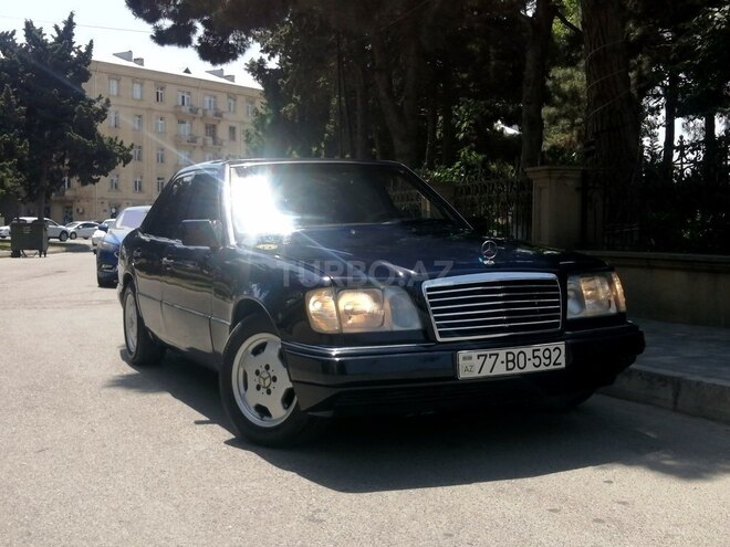 Mercedes E 220 1995, 455,000 km - 2.2 l - Bakı