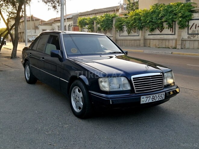 Mercedes E 220 1995, 455,000 km - 2.2 l - Bakı
