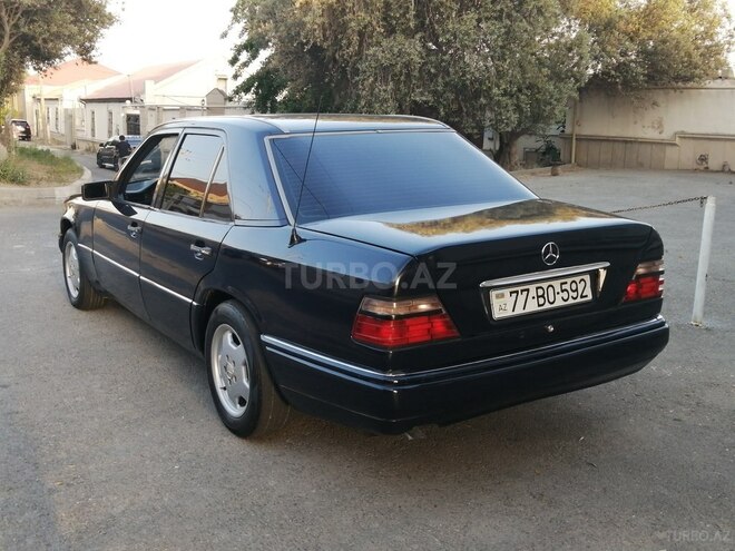 Mercedes E 220 1995, 455,000 km - 2.2 l - Bakı
