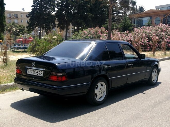 Mercedes E 220 1995, 455,000 km - 2.2 l - Bakı
