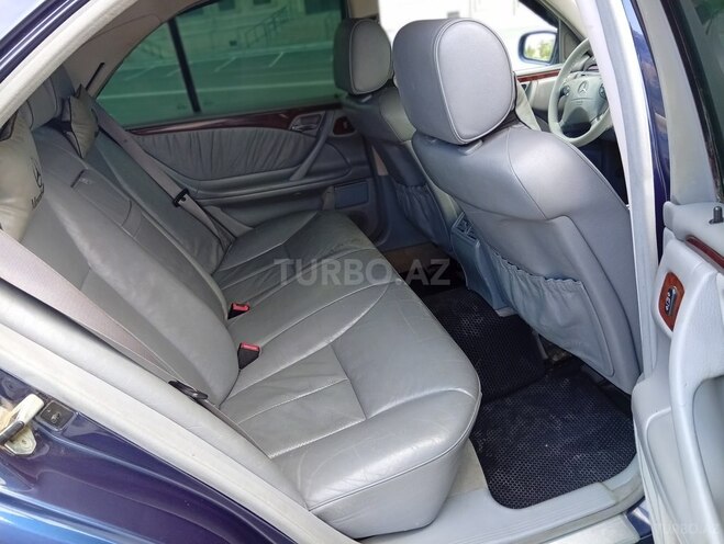 Mercedes E 280 1999, 241,563 km - 2.8 l - Sumqayıt