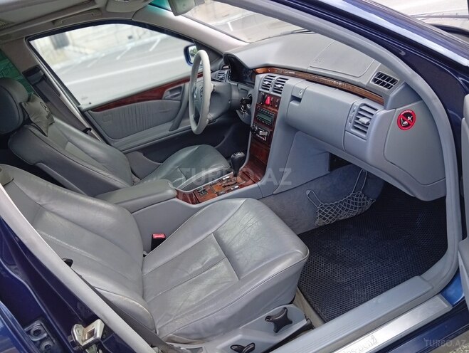 Mercedes E 280 1999, 241,563 km - 2.8 l - Sumqayıt