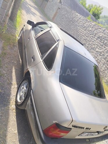 Opel Vectra 1992, 966,456 km - 1.8 l - Zaqatala