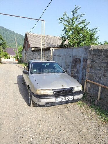 Opel Vectra 1992, 966,456 km - 1.8 l - Zaqatala