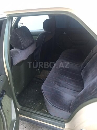 Mercedes E 260 1991, 290,000 km - 2.6 l - Bakı