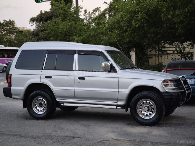 Mitsubishi Pajero 2000, 388,000 km - 2.8 l - Bakı