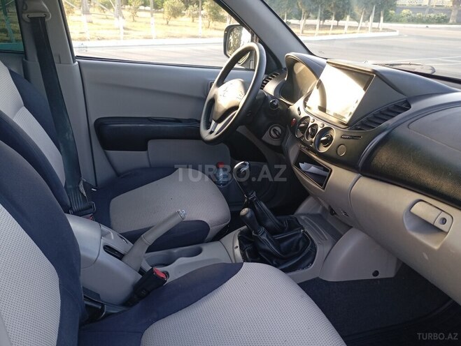 Mitsubishi L200 2009, 287,500 km - 2.5 л - Bakı