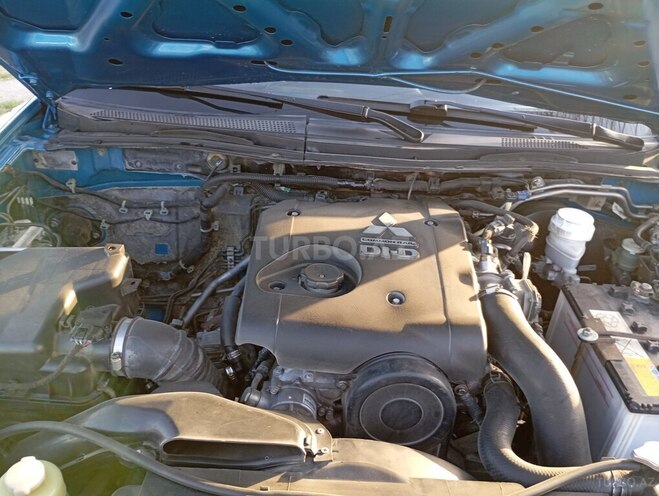 Mitsubishi L200 2009, 287,500 km - 2.5 л - Bakı